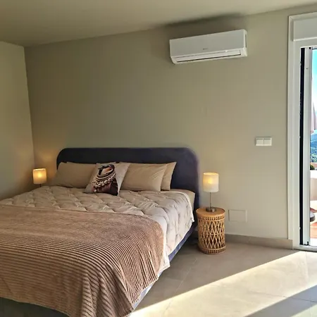 Casa La Jolla לינה וארוחת בוקר 3*